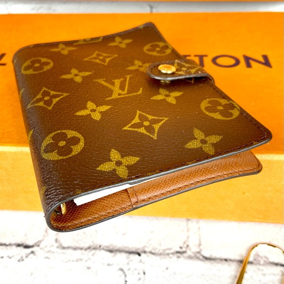 Louis Vuitton PM Size Planner Agenda with paper clips - Picture 3 of 14